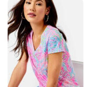 NWT Lilly Pulitzer Etta V Neck Top M